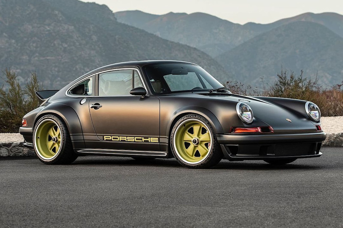 Porsche-911-964-singer-naples-commission (19).jpg