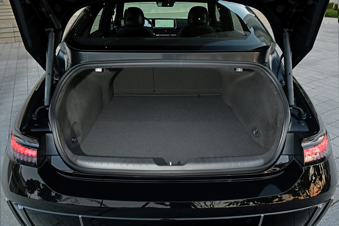 hyundai-ioniq-6-2023-8.jpg