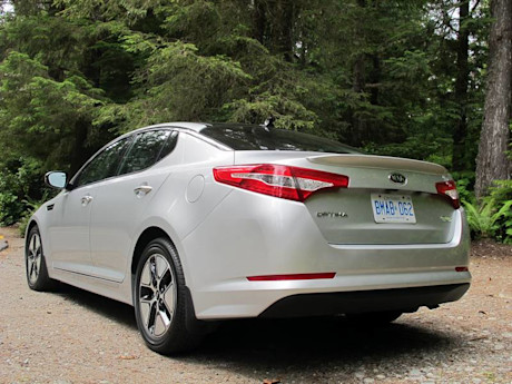 Editorial 2011 kia optima hybrid premium pw 02