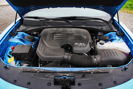Essai routier : Dodge Charger SXT AWD 2019 Body Image