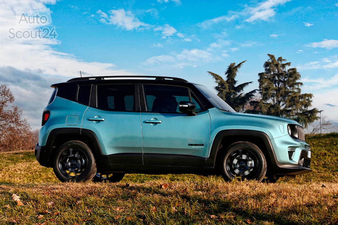 06_Jeep®Renegadee-Hybrid2.jpg
