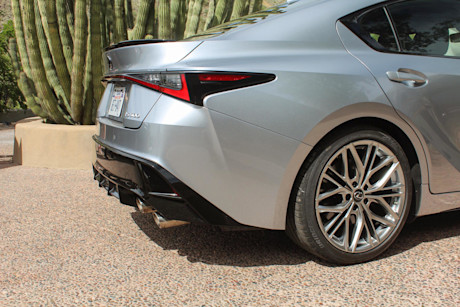 Editorial 2022 lexus is 500 f sport performance 08 pb