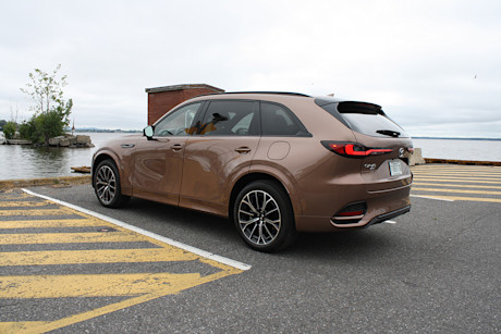 Mazda CX-70 PHEV GT 2025 : essai routier Body Image