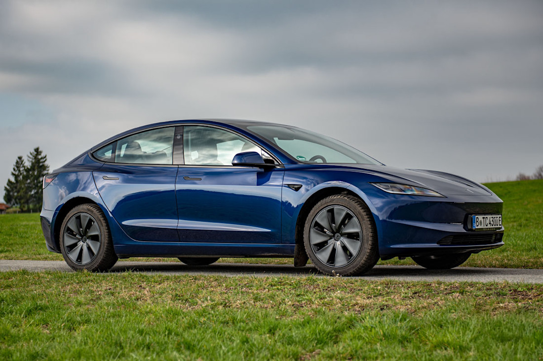 Test Tesla Model 3 Long Range RWD: Das beste Elektroauto 2025?