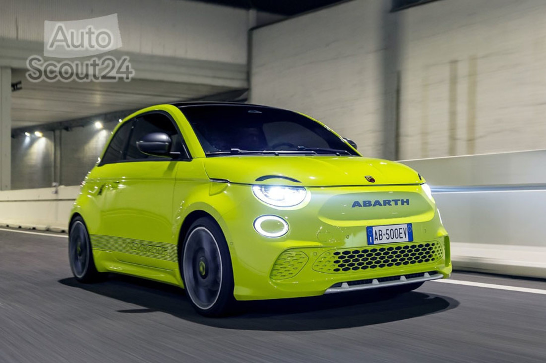Fiat-500e_Abarth-2023-1600-03.jpg
