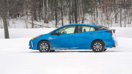 Editorial 2020 toyota prius technology awd e 04 jp