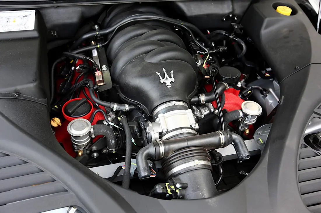 maserati-quattroporte-motor