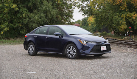 Editorial 2022 toyota corolla hybrid premium 03 di