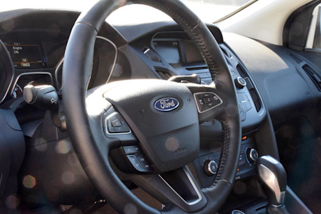 Editorial 2015 ford focus se hatchback jp 11