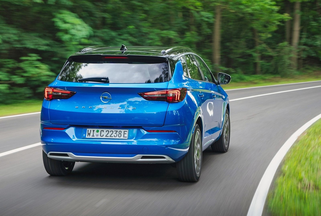 opel-grandland-back