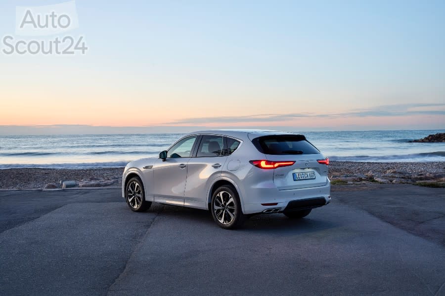 2022_mazda_cx-60_barcelona_rw_still_05_highres(1).jpg