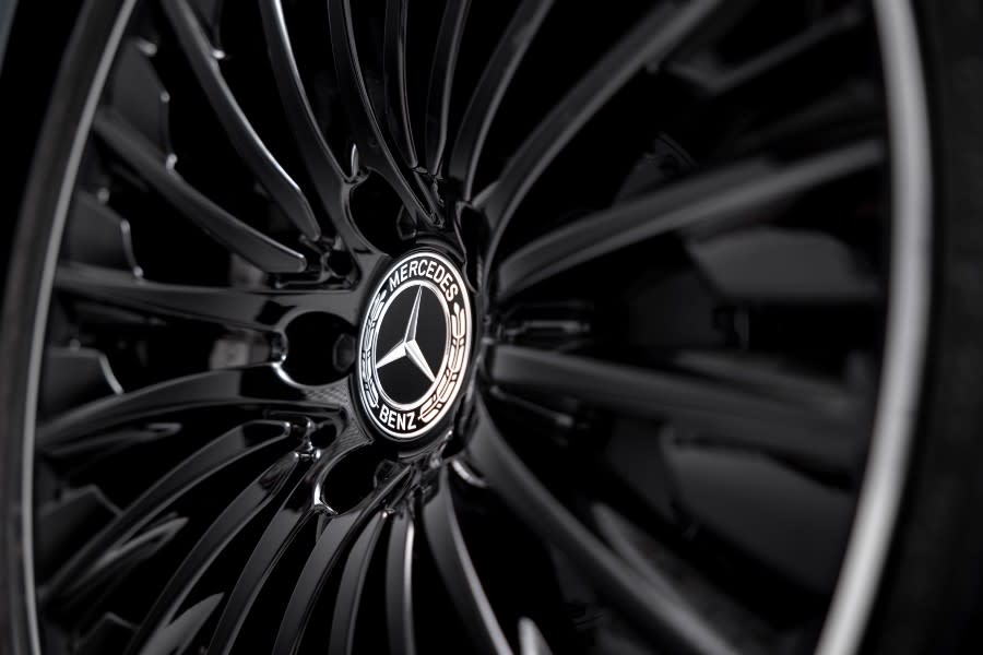 mercedes-clase-e-2024.equipamiento.jpg