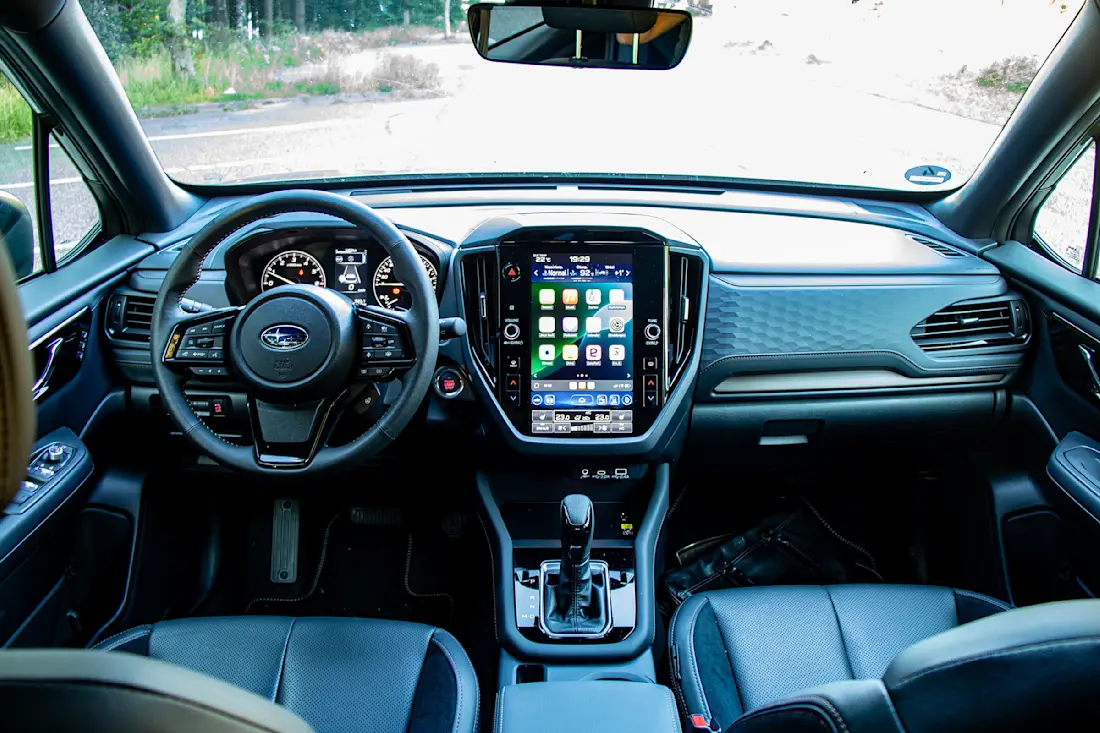 subaru-forester-cockpit
