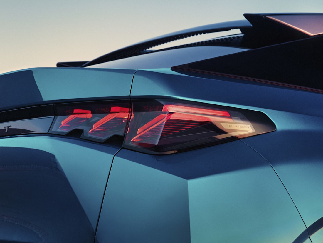 PEUGEOT_E_3008_2309PJ_303_FR