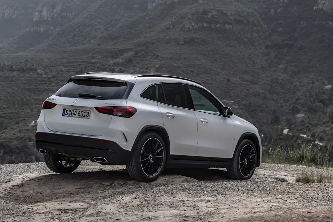 mercedes-gla-rear