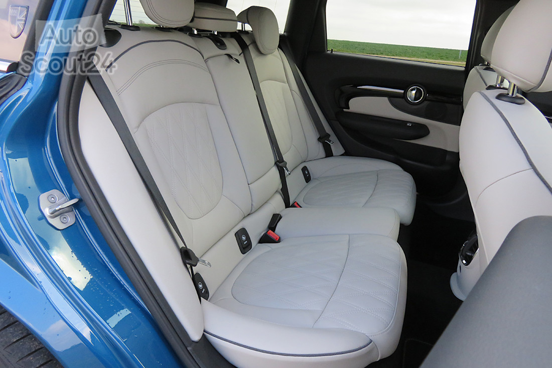 17_mini_clubman_plazas tras.JPG