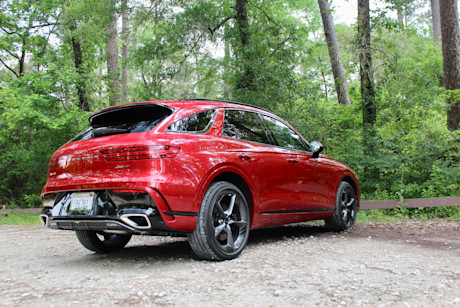 Editorial 2026 genesis gv70 35t sport awd fd pb 250405 7