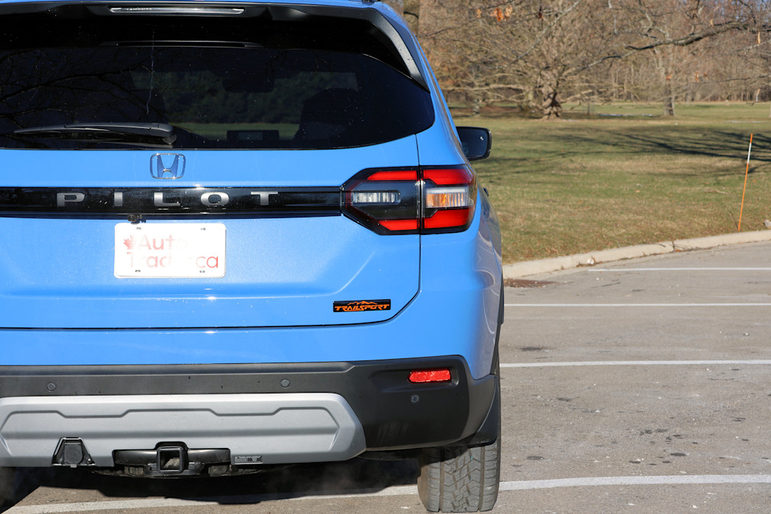 Editorial 2024 honda pilot review exterior badges