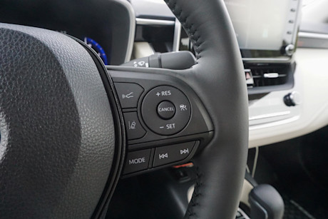 Editorial 2022 toyota corolla hybrid premium 18 di