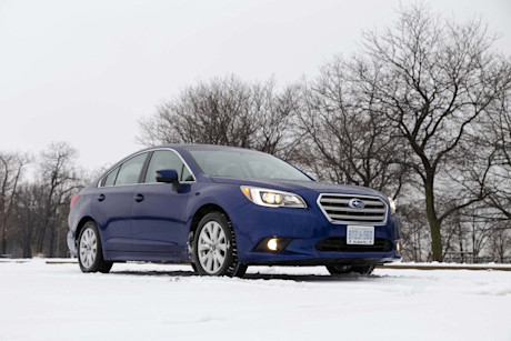 Editorial 2017 subaru legacy 25i touring 02 jw
