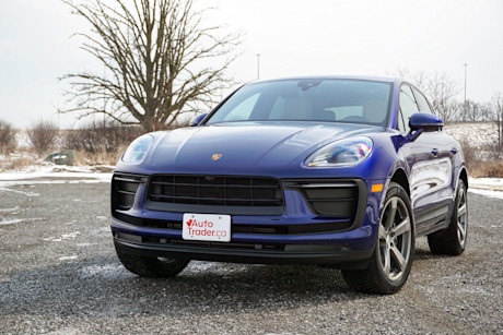 Editorial 2022 porsche macan 02 di