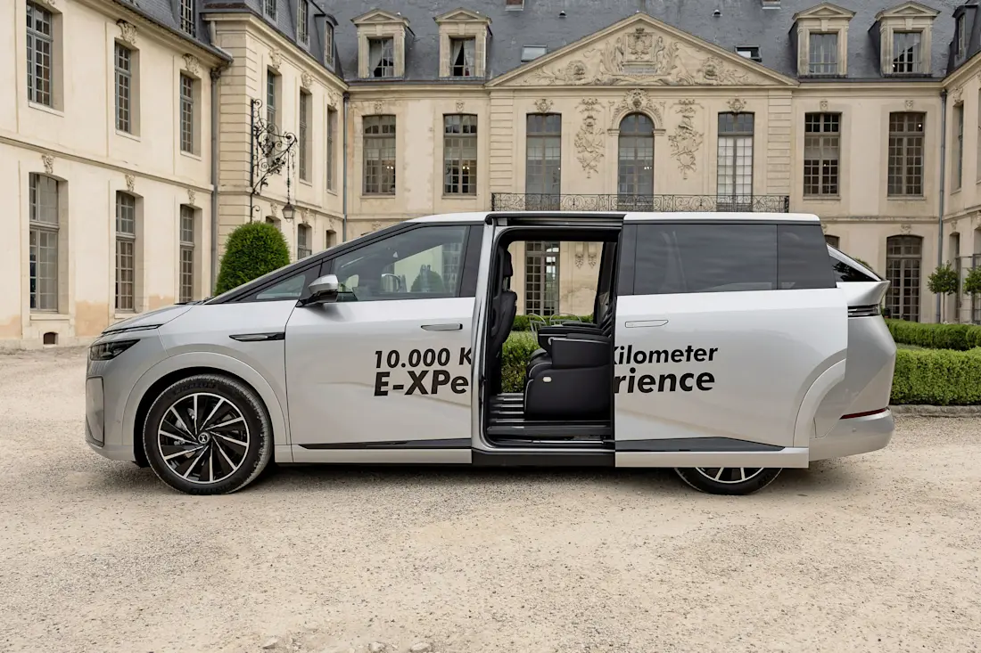 4 xpeng-x9-performance-2026-schiebetueren