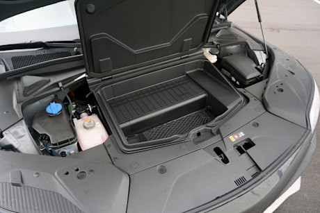 Editorial 2024 genesis gv60 performance awd td 231128 14 di