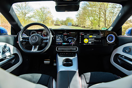 mercedes-cla-250-eq-2026-cockpit