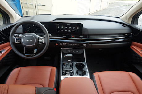 Editorial 2025 kia carnival jl 24