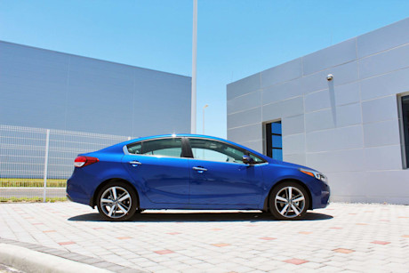 Editorial 2017 kia forte 09 pb