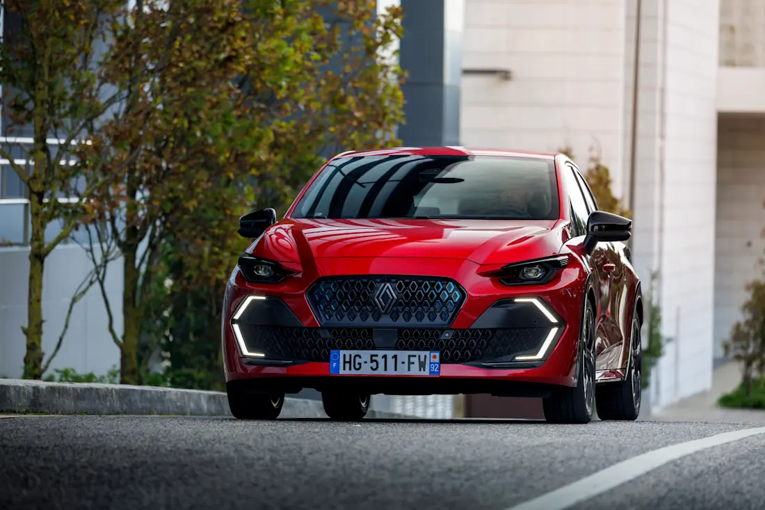Renault Clio Full Hybrid E-Tech - Esprit Alpine - Absolut-Rot (3)