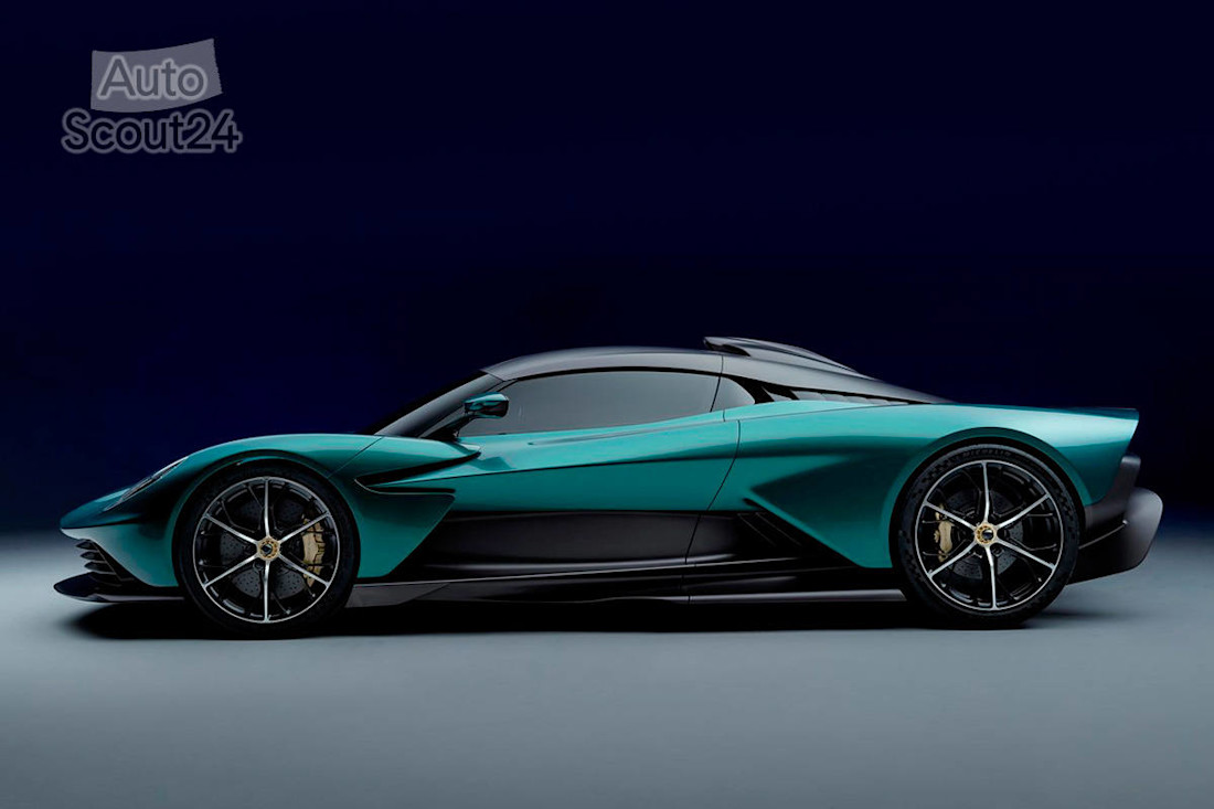Aston-Martin-Valhalla-2022-(9).jpg