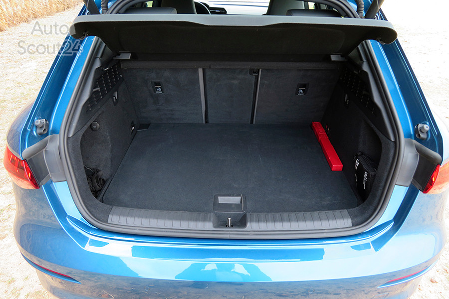 FT_18_audi_a3_sportback_maletero_normal.JPG