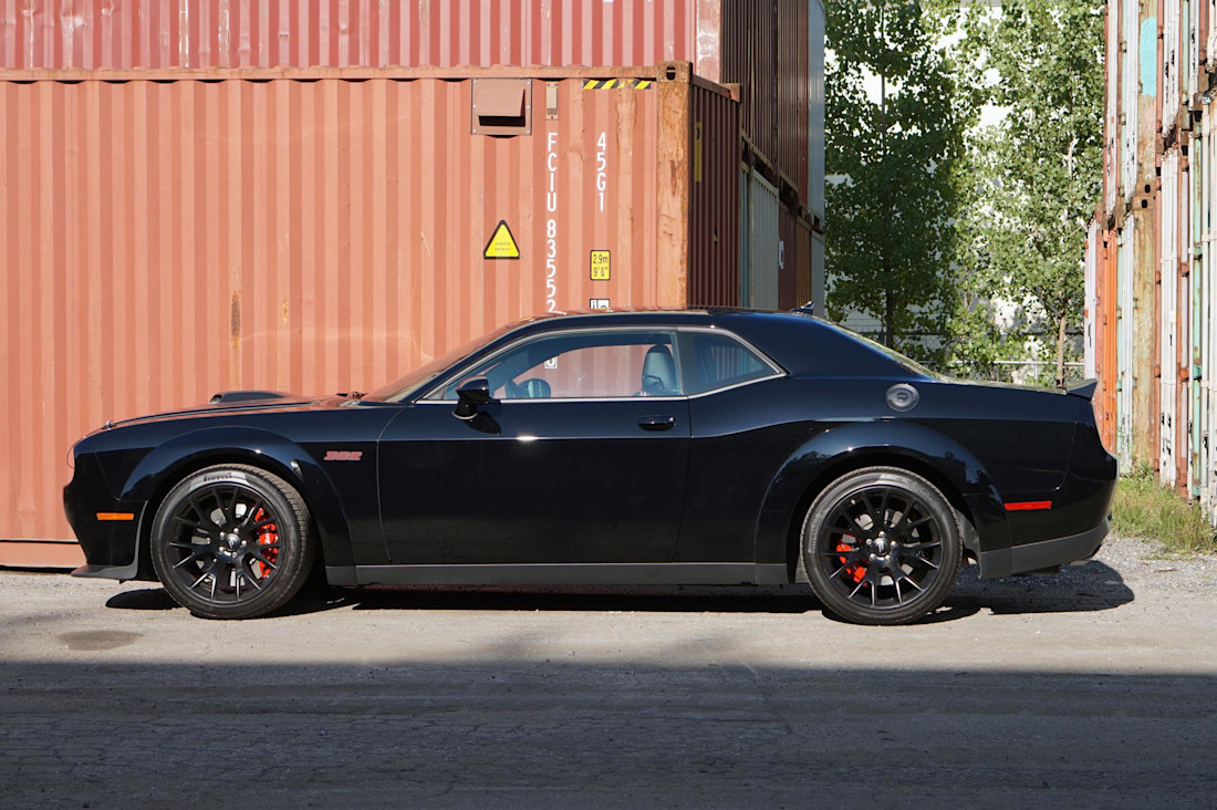 Editorial 2023 dodge challenger rt shakedown special edition td 231011 10 jl