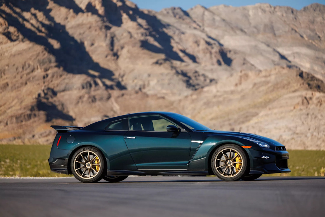 Nissan-GT-R-Specials-2024 (12).jpg