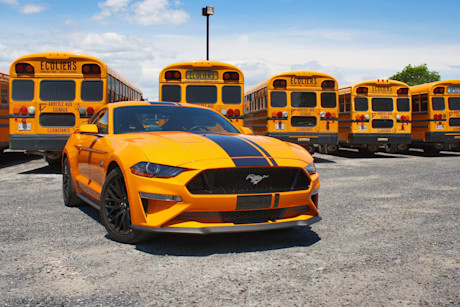 Editorial 2019 ford mustang gt premium 03 db