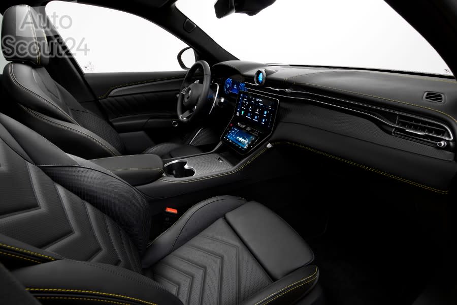 01_MaseratiGrecaleTrofeo_interiors(1).jpg