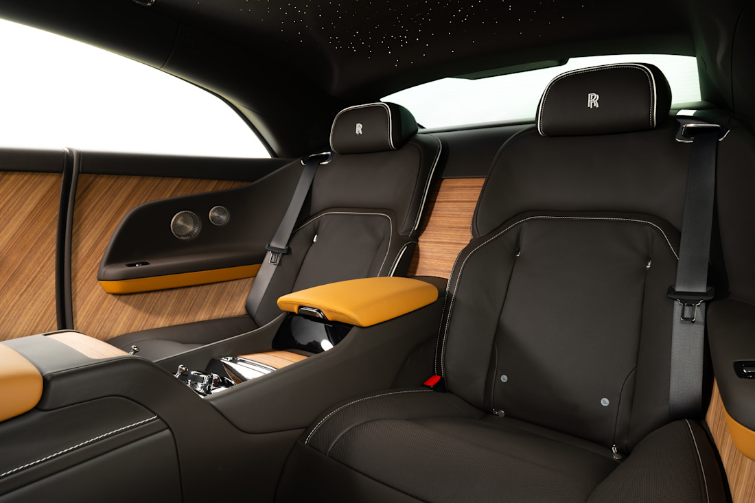 P90530451_highRes_rolls-royce-spectre-