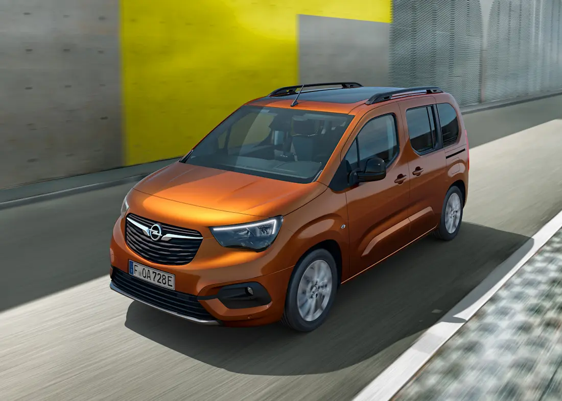 opel-combo-e-life-side opel-combo-e-life-side