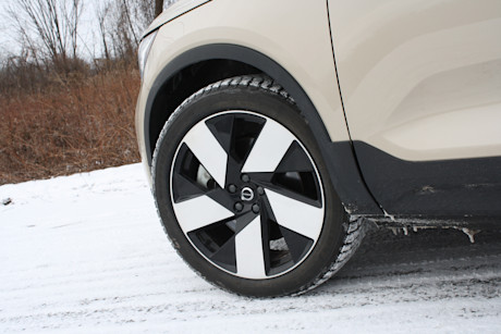 Volvo EX30 2025 vs Volvo EX40 2025 – Quel est le meilleur choix pour vous? Image