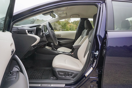 Editorial 2022 toyota corolla hybrid premium 11 di