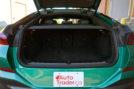 Editorial 2024 bmw x6 m60i xdrive td 231025 32 jl