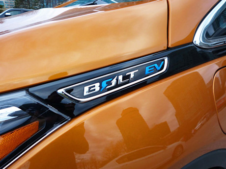 Editorial 2017 chevrolet bolt ev premier 08 jb