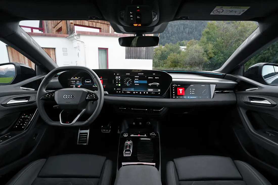 5 audi-a6-sportback-e-tron-quattro-cockpit