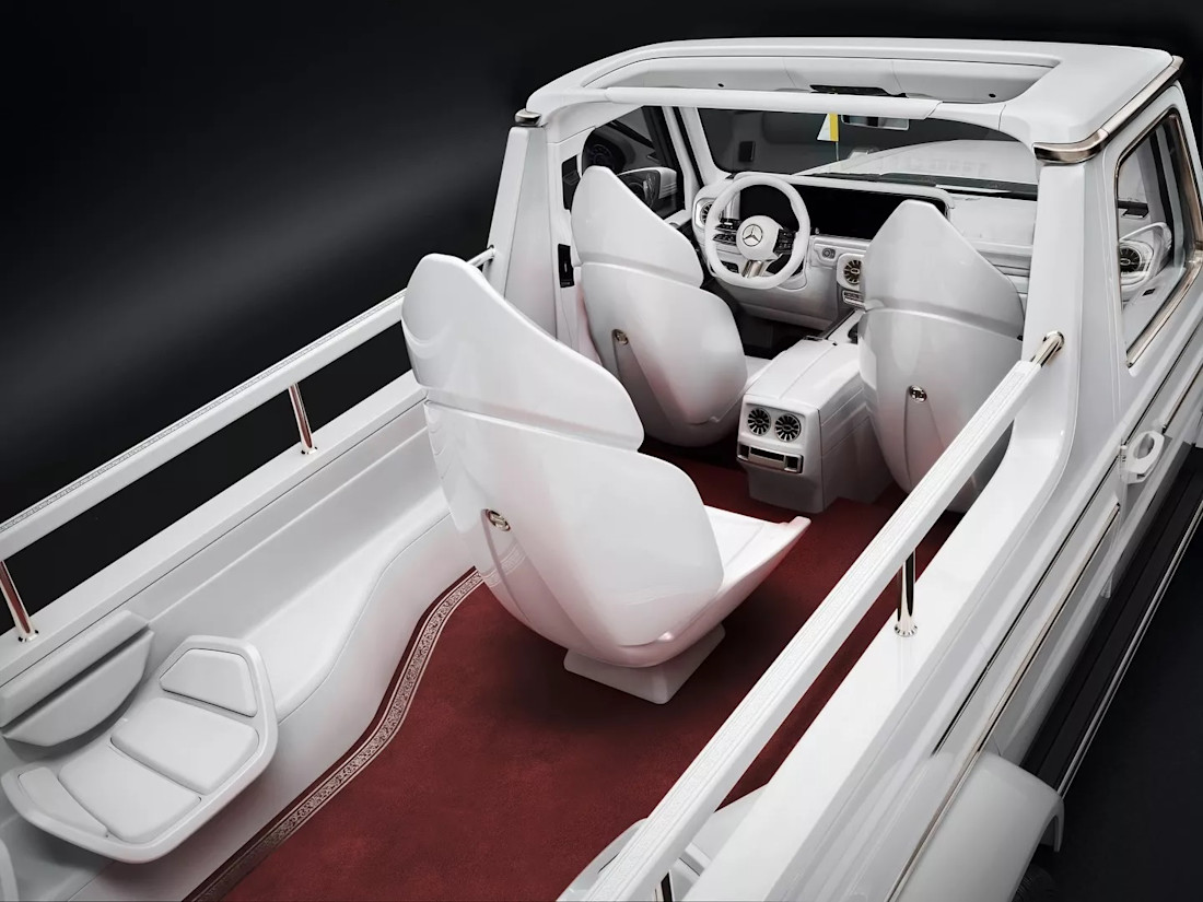 Mercedes-G-Class-Carlex-Habemus-papamovil (6).jpg