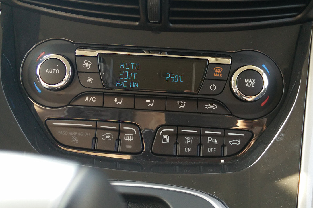 Editorial 2016 ford cmax energi 3