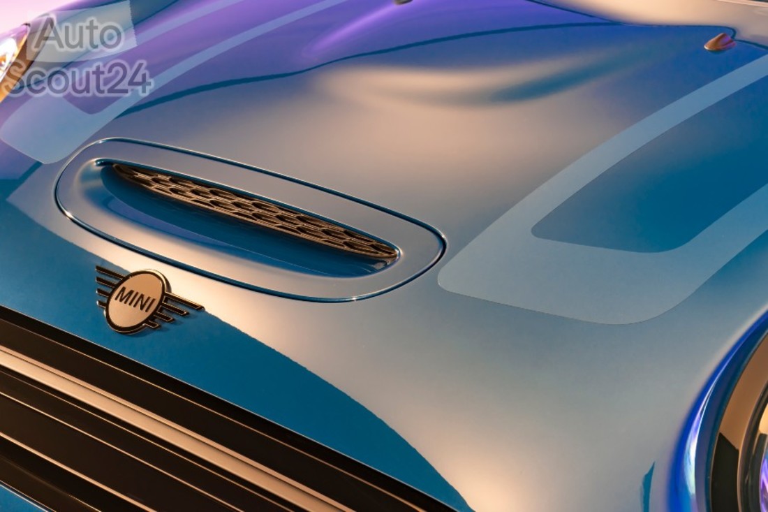 P90411716_highRes_mini-cooper-se-colle (1).jpg