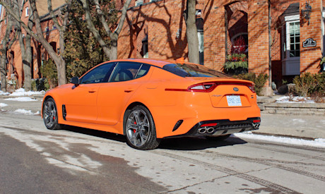 Editorial 2021 kia stinger gt limited neon orange 04 pb