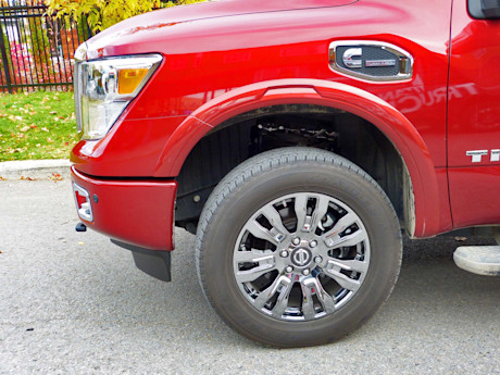 Editorial 2017 nissan titan 08 jb