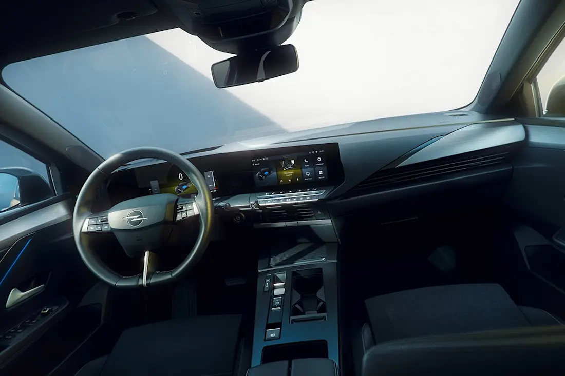 BEBE20251211 Opel Astra 02